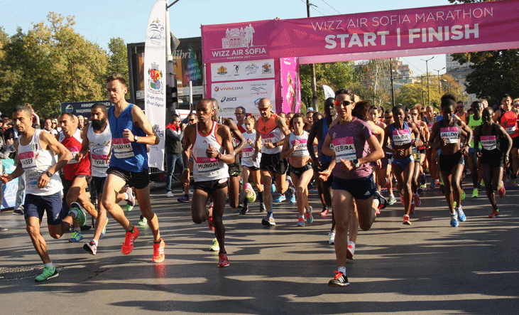 Министър Кралев награди победителите от WIZZ AIR София Маратон