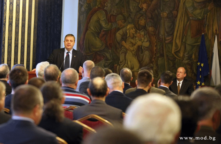 Министърът на отбраната Красимир Каракачанов: България има амбициозната цел да осъществи едновременно проектите за модернизация на въоръжените сили