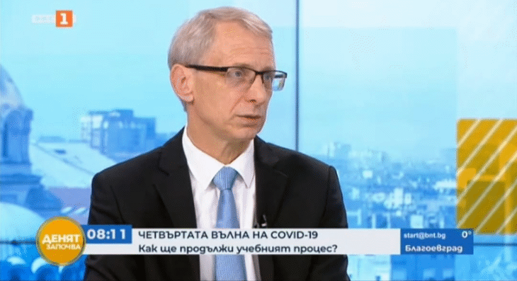 Министър Денков: Преболедувалите И Ваксинираните Ученици Няма Да Се Тестват