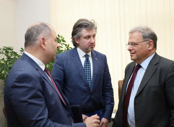 Министър Юлиян Попов се срещна с представители на Американската търговска камара