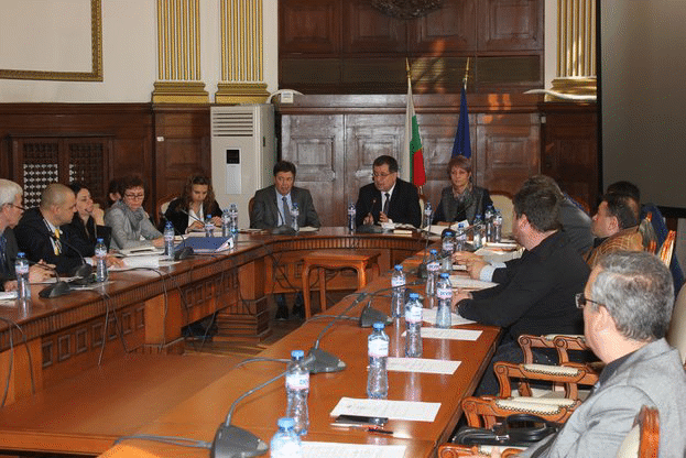 Министър Бозуков: Искаме справедливо разпределение на помощта за тютюнопроизводителите