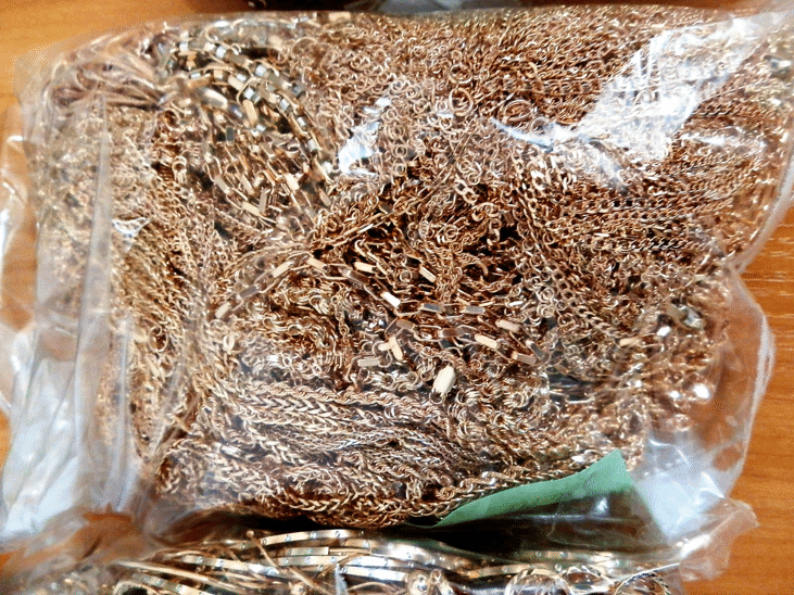 Контрабандни златни и сребърни накити за близо 52 000 лева задържаха митническите служители на МП Капитан Андреево