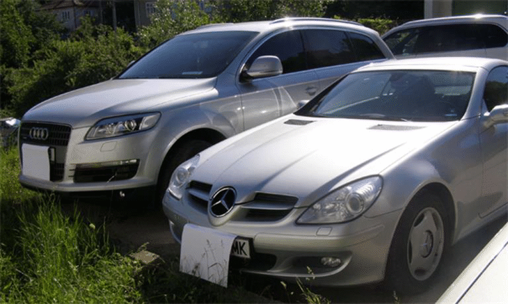 Служители на ОДМВР-Габрово задържаха организирана престъпна група, занимавала се с препродажба на крадени или взети на лизинг луксозни автомобили