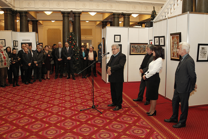 Изложба с живопис и графика на Георги Трифонов от личната колекция на председателя на Комисията по култура и медии Вежди Рашидов беше открита в парламента от председателя на Народното събрание Цвета Караянчева