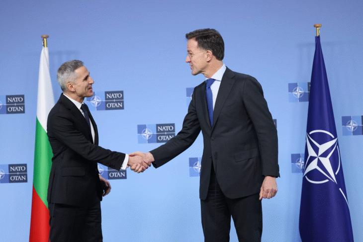 Премиерът Гюров пред Марк Рюте: България остава твърдо ангажирана с НАТО и колективната отбрана