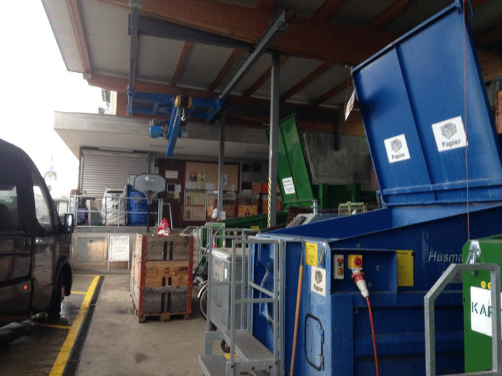 Министър Василева ще даде старт на проект за разделно събиране на опасни отпадъци от бита