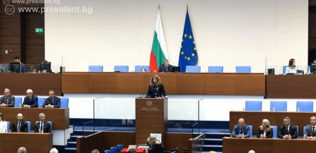 Президентът Илияна Йотова пред 52-рото Народно събрание: Българските граждани очакват стабилно управление и подредена и правова държава