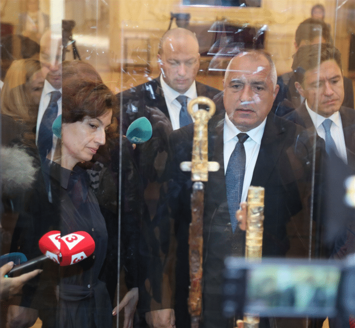 Премиерът Борисов в Националната галерия: Българите ще имат възможност да видят пръстена и меча на хан Кубрат