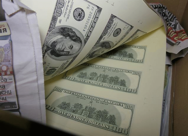 Разбита е печатница за фалшиви долари във Варна