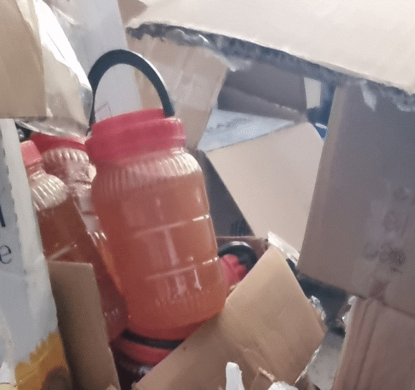Над половин тон хранителни продукти, укрити зад мебели, откриха митническите служители на ТД Митница Пловдив