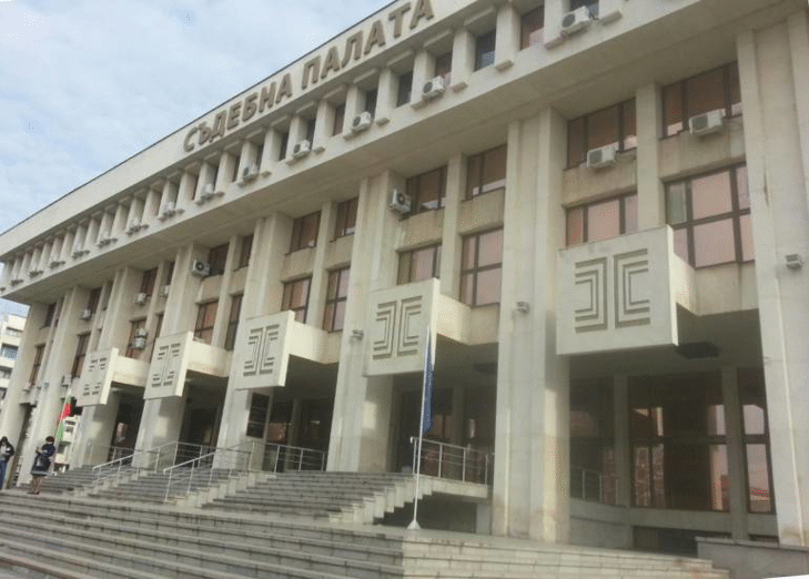 Районна прокуратура-Бургас повдигна обвинение на Ангел М., подпомагал 19 граждани на Р.Ирак да преминат в страната в нарушение на закона