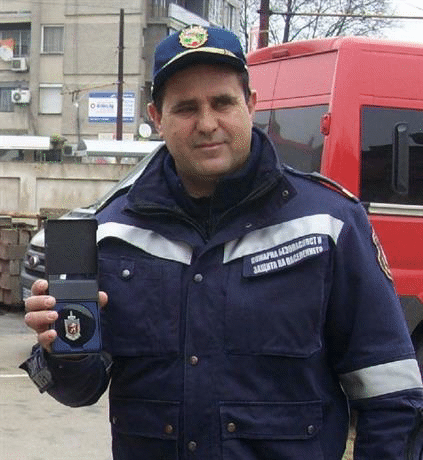 Вицепремир Бъчварова награди пожарникар, спасил четири човешки живота
