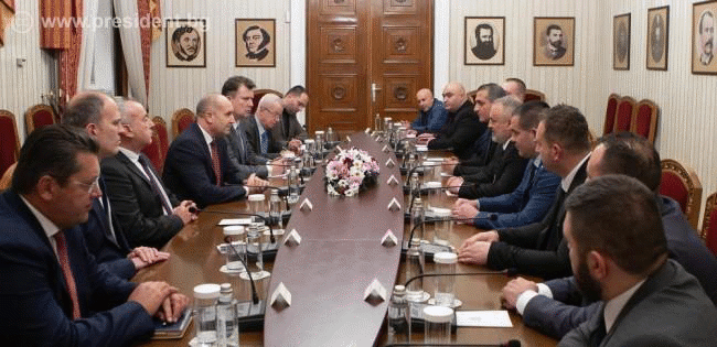 Румен Радев: Вписването на българите в конституцията на РСМ значително ще ускори пътя на страната към ЕС