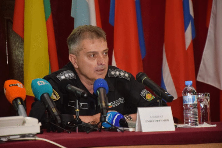 Началникът на отбраната адмирал Емил Ефтимов: Продължават издирвателните дейности за намиране на „черната кутия“ на МиГ-29
