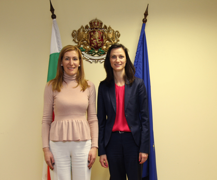 Министър Николина Ангелкова проведе среща с българския еврокомисар Мария Габриел