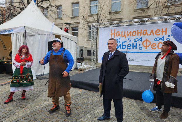 Министър д-р Георги Тахов откри Националния рибен фест в София