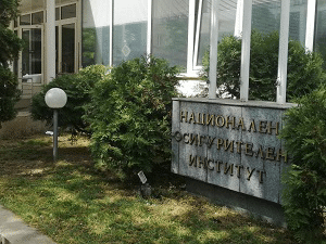 Средният осигурителен доход за страната за май 2018 г. е 884,18 лева