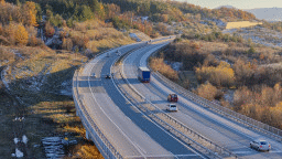 От утре до 10 декември временно ще се променя организацията на движение по участък от АМ „Струма“ в област Перник. Шофирайте внимателно!