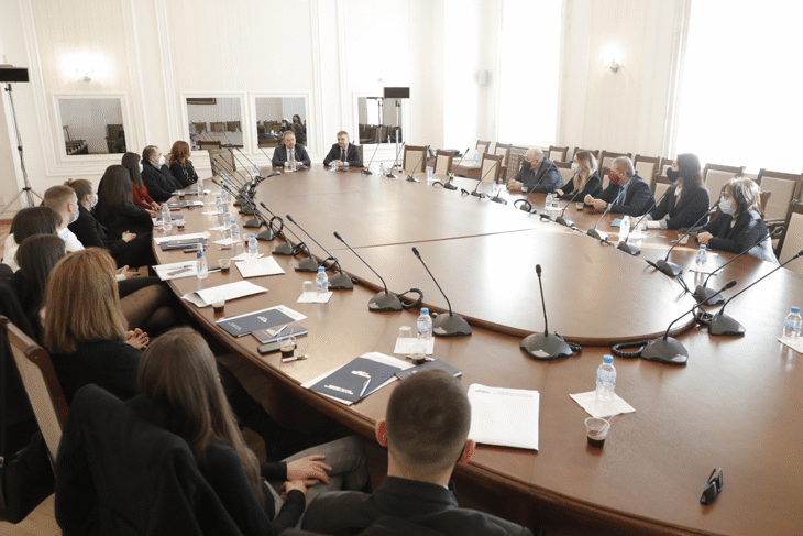 Студенти от УНСС влязоха в Народното събрание като стажанти в Комисията за борба с корупцията, конфликт на интереси и парламентарна етика