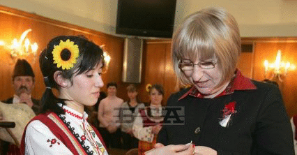 Деца от кърджалийските села Припек и Кирково гостуваха на парламента по повод 1 март