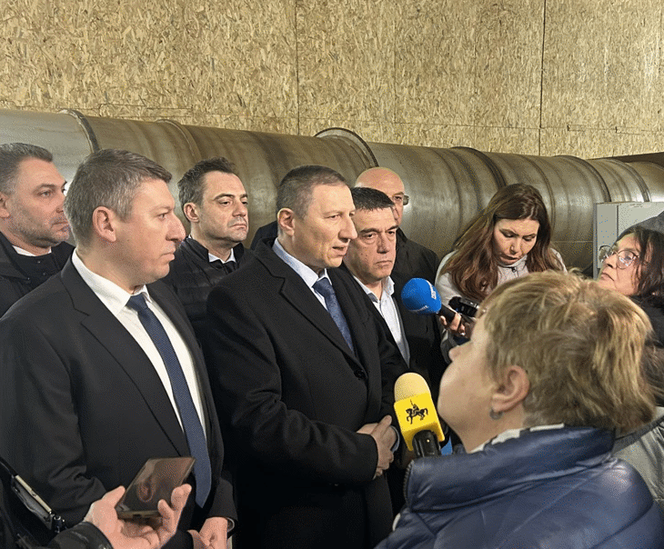 Голяма незаконна фабрика за цигари е открита в гр. Батановци при операция на прокуратурата, ДАНС, МВР и Агенция „Митници“ с участието на британски служби