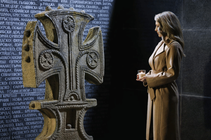 Председателят на Народното събрание Рая Назарян се поклони пред паметта на жертвите на комунистическия режим