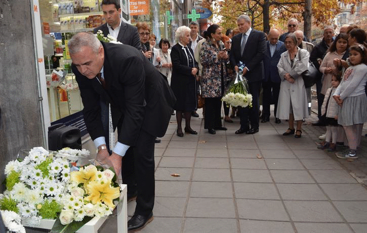 Заместник – министър Стефан Балабанов положи цветя пред паметна плоча на Йордан Соколов