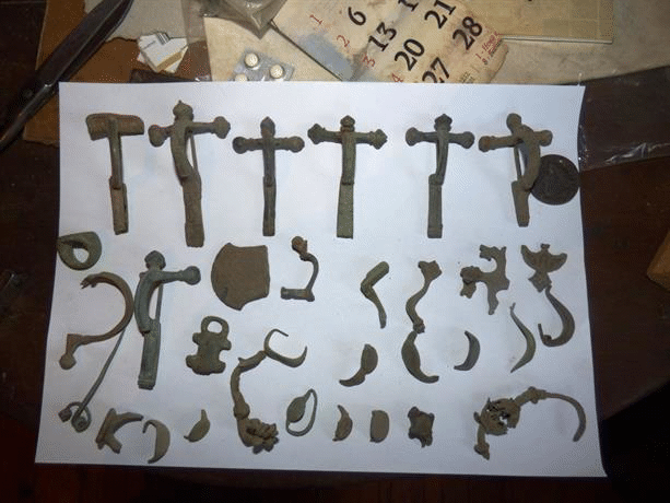 При съвместни действия на криминалисти на ГДНП и ОДМВР-Плевен са иззети множество предмети с културно-историческа стойност