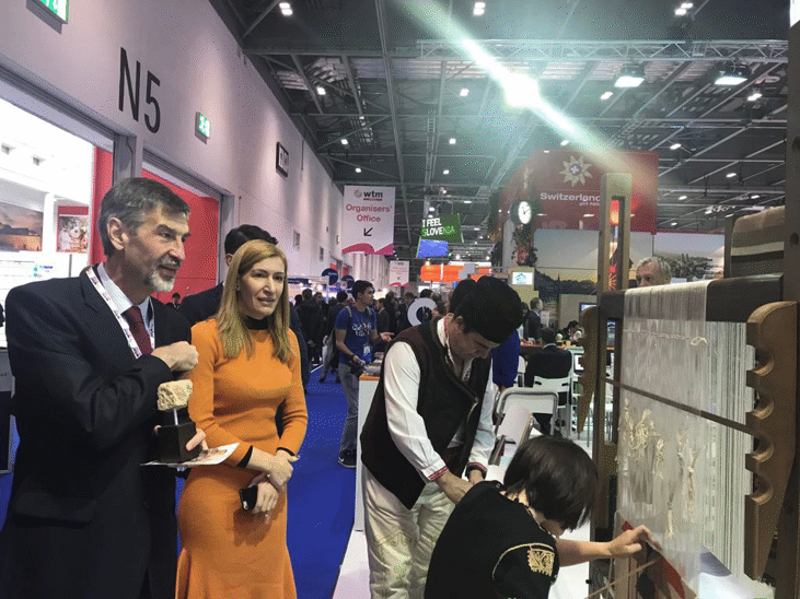Министър Ангелкова откри българския щанд на изложението WTM в Лондон