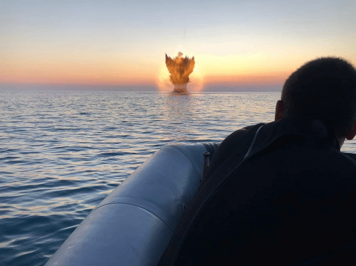Военноморските сили унищожиха мина, плаваща във водите на Черно море