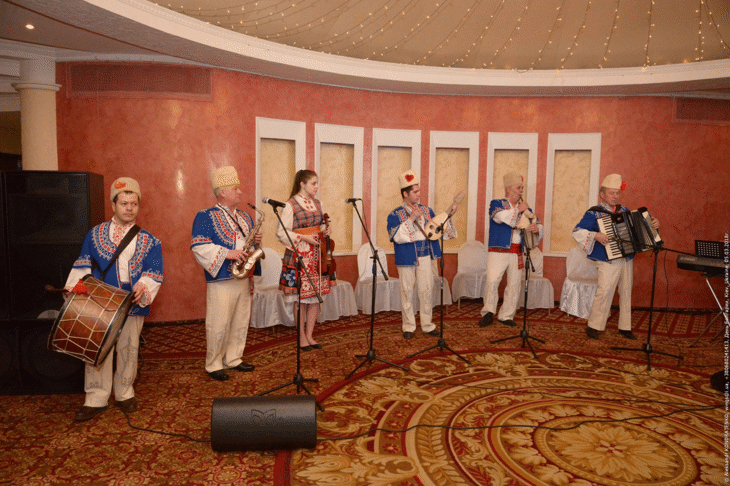 В Киев положиха венци и цветя пред паметниците на загиналите за свободата на България