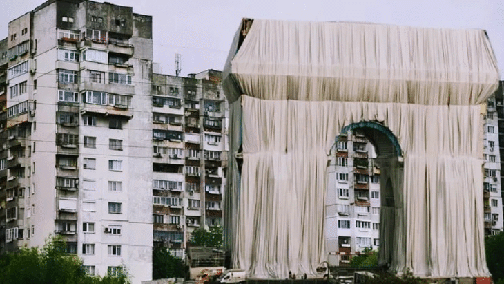 За Триумфалната арка и МОЧА