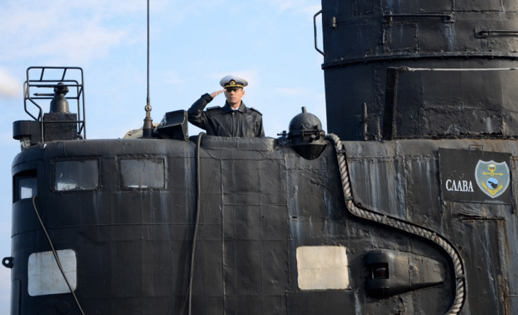 Тържествено спускане на военноморския флаг на подводница „Слава” Тържествено спускане на военноморския флаг на подводница „Слава”