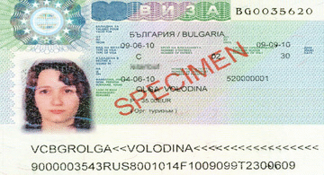 300 000 визи издадени от консулската ни служба в Москва, 150 000 – в Киев
