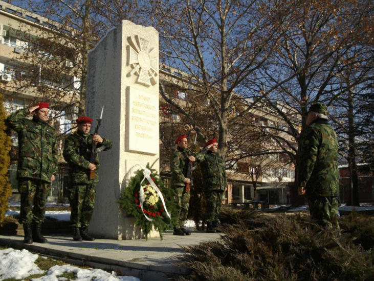 Днес отдаваме почит в памет на българските военнослужещи, загинали  при  терористичната атака на военна база „Индия” в Кербала, Ирак