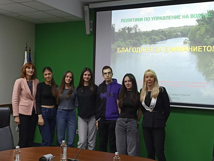 МОСВ подкрепи ученици от 2. АЕГ в София за инициативата им по проект за гражданско образование “Капка по капка”