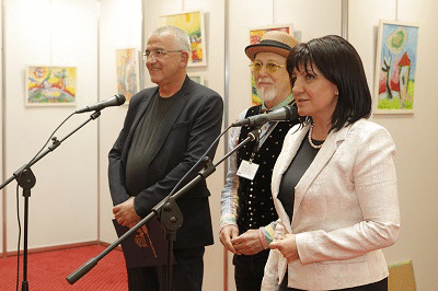 Цветни пана, нарисувани от ученици от София, представиха в парламента