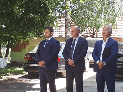 Министър Петков откри нови социални услуги за деца в Долна баня