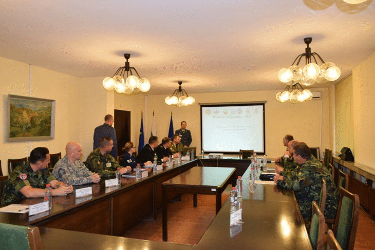 Подготовката и повишаването на лидерските умения на сержантите е темата на работната среща, ръководена главния сержант на Българската армия