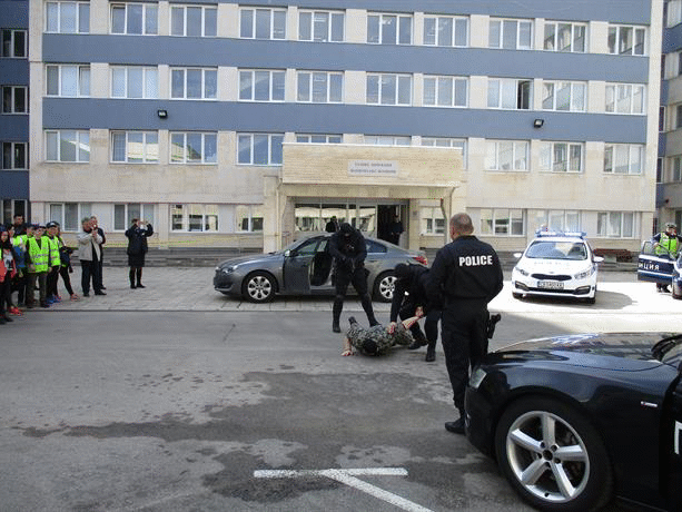 Възпитаници на Детското полицейско управление посетиха ГДНП