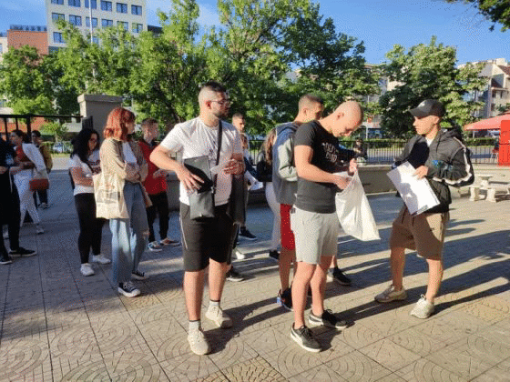 Зрелостниците Търсиха Скръбта И Утехата В Дебеляновия Спомен