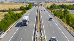 На 7 и 8 декември движението в участък от АМ „Струма“ в област Благоевград ще е поетапно в една лента