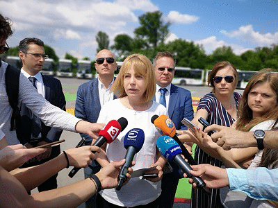 Фандъкова: 20 нови автобуса тръгват от днес в "Столичния градски транспорт"