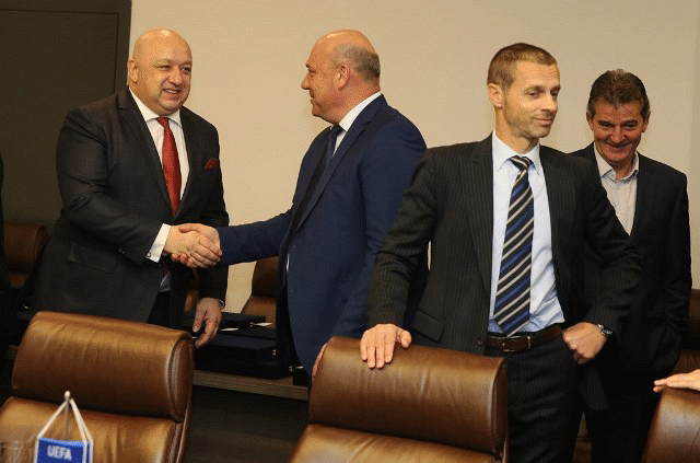 Министър Кралев: Ще продължим да инвестираме във футболна инфраструктура