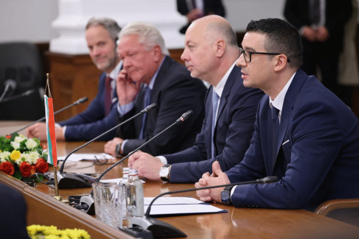 България и германският концерн „Райнметал“ подписаха стратегически договор за изграждане на завод за барут и боеприпаси