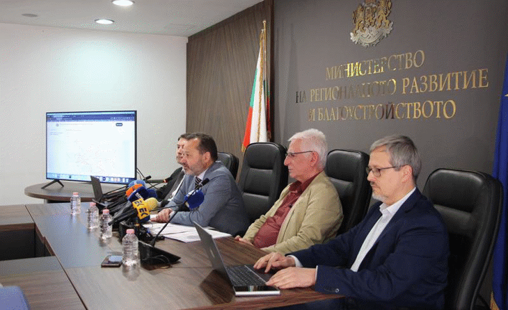 Информационната система за републиканската пътна мрежа на България вече съдържа данни за договори за общо почти 6 млрд. евро