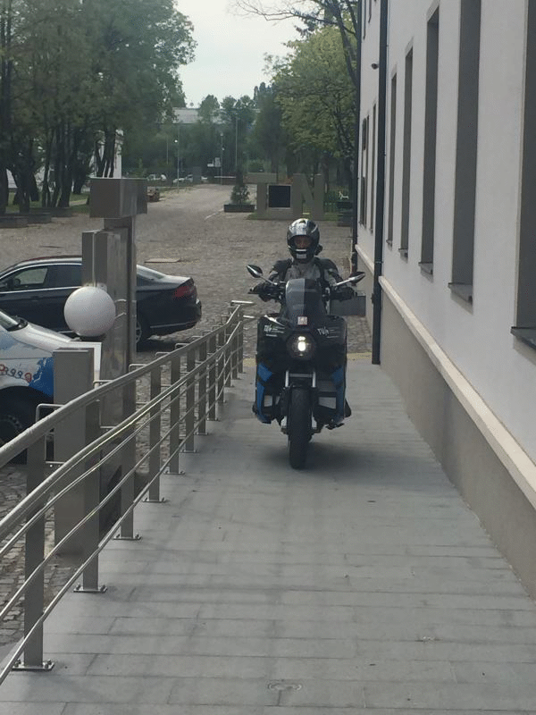 Зам.-кметът на София Дончо Барбалов присъства на представянето на електрически туристически мотоциклет