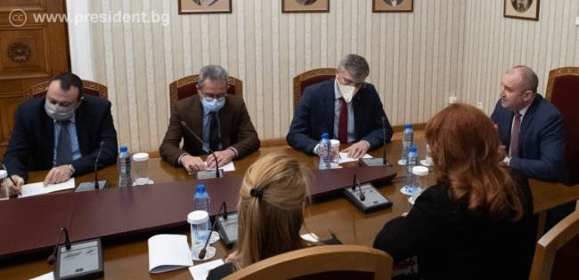Румен Радев: Липсва яснота за договора за изборните машини, сроковете за тяхната доставка, сертифициране и одит