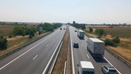 Утре за краткотрайни ремонти в платното за София движението в два участъка на АМ „Тракия“ ще е в изпреварващата лента