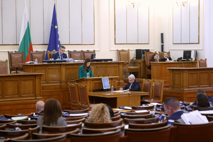 Народното събрание прие на първо четене два законопроекта за промени в Закона за съдебната власт